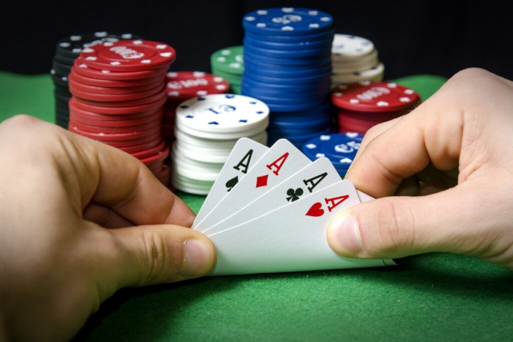 2. Trik Rahasia Bermain Poker "Fikirkan Jangkauan Lawan"